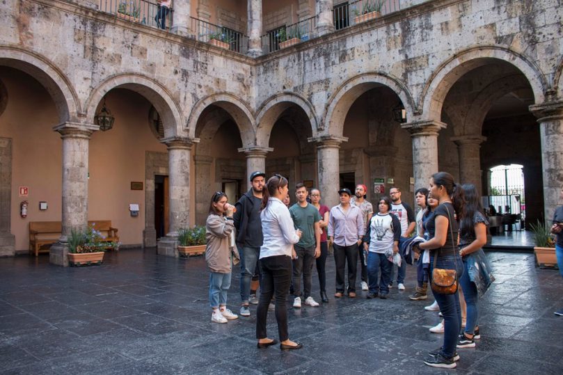 COMUNICADO 0824-Visita-exposición-En casa con mis monstruos (2)