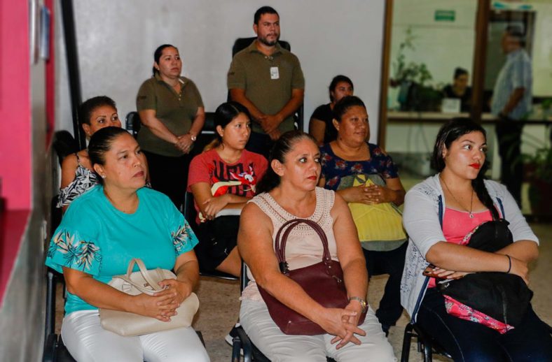 COMUNICADO 1050-DIF-Entrega de apoyos UAVIFAM (3)