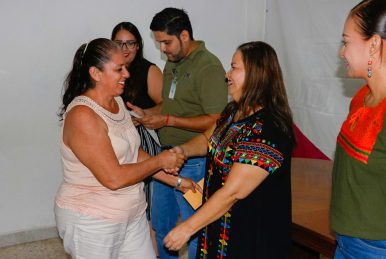 COMUNICADO 1050-DIF-Entrega de apoyos UAVIFAM (4)