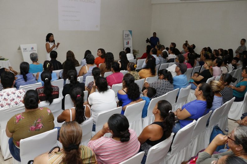 COMUNICADO 1094-DIF-Conferencia Violencia Familiar (3)