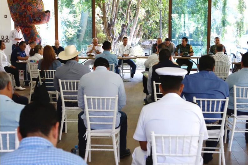 JAIME CUEVAS REUNION ALCALDES AEG TEPIC (3)