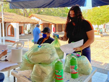 COMUNICADO 1446-IVC-Entrega despensas-artístas y músicos (6)