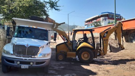 COMUNICADO 1456-Limpieza y desazolve-canal del Libramiento (2)