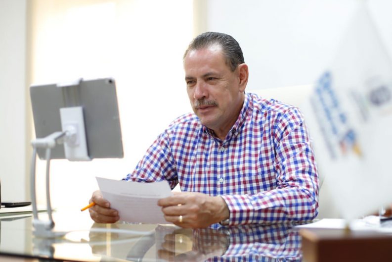 JAIME CUEVAS REUNION COMERCIANTES (1)