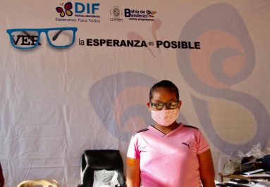 DIF BAHIA ENTREGO LENTES (2)