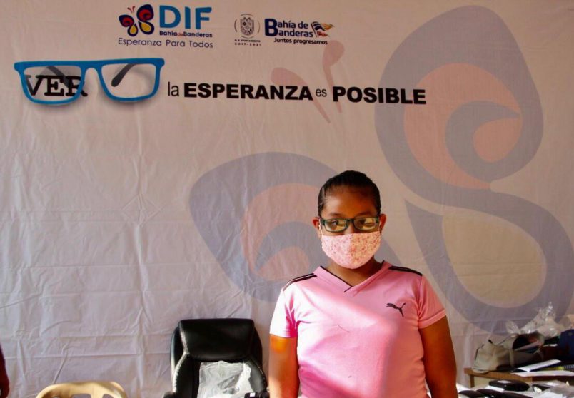 DIF BAHIA ENTREGO LENTES (2)