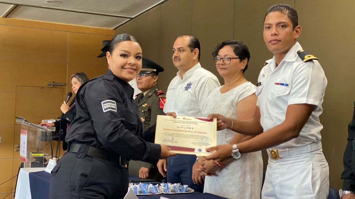 Graduación exitosa de nuevos elementos en la Academia Policial de PV ...