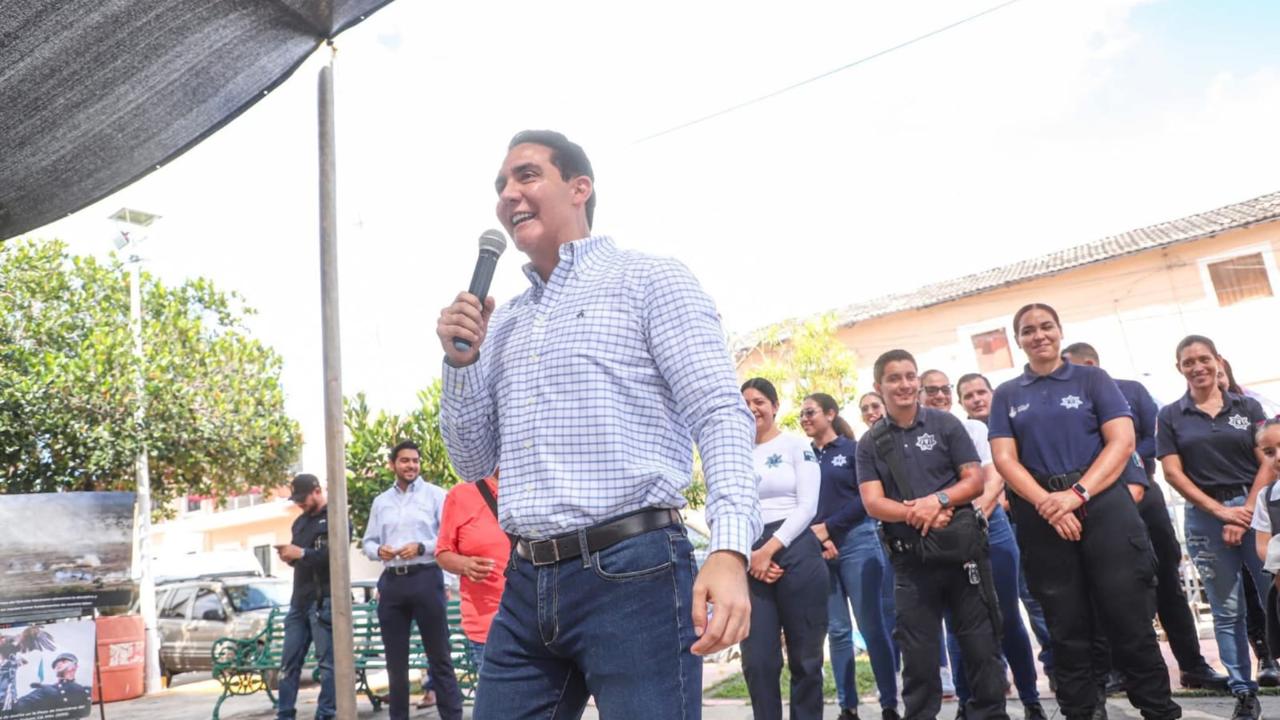 Héctor Santana impulsa jornada de canje de armas por la paz en Bahía de ...